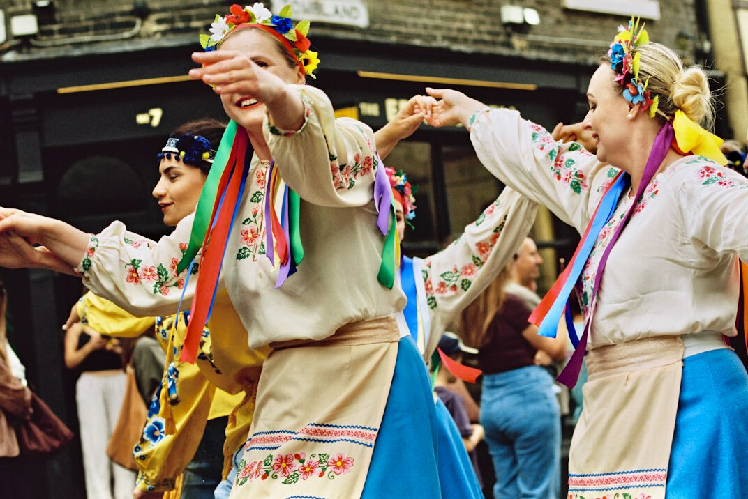 polish folk festival dancers